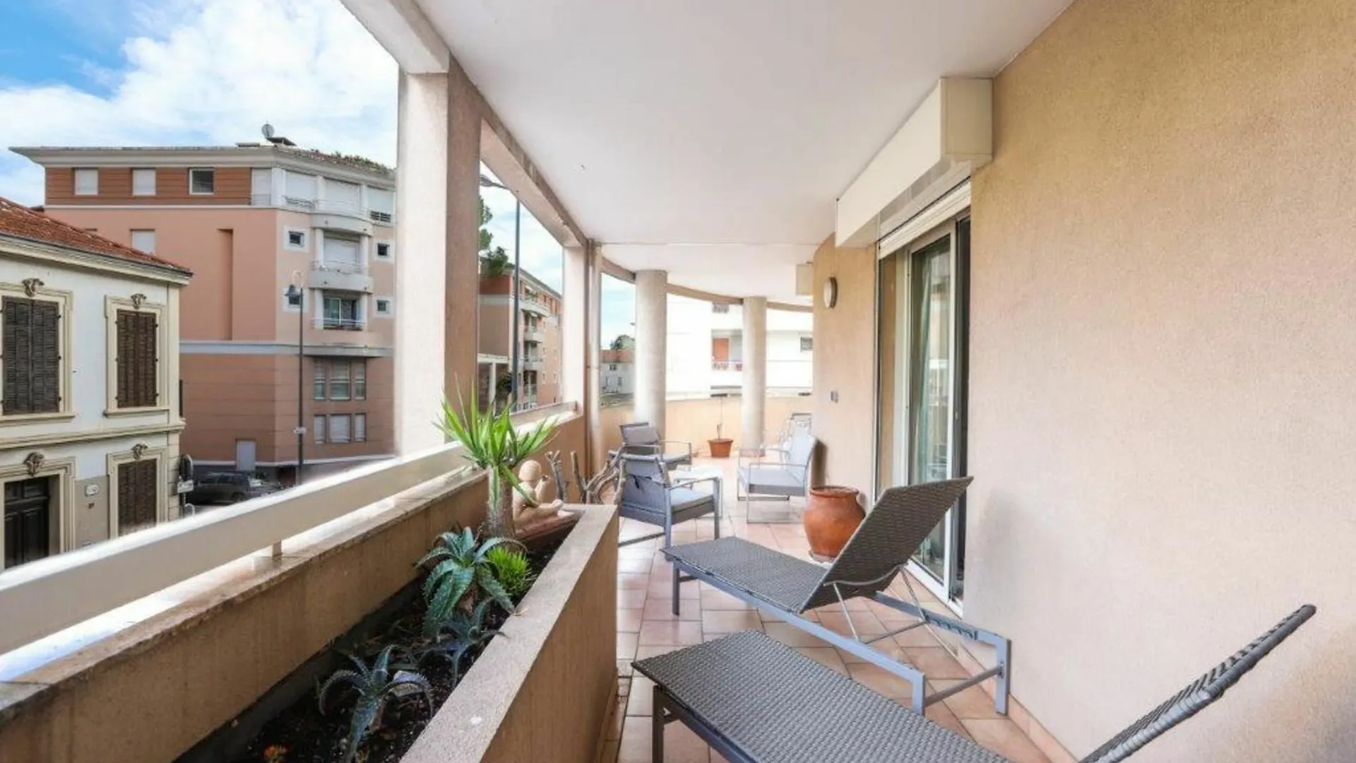 Indiana Apartment 2 Cannes